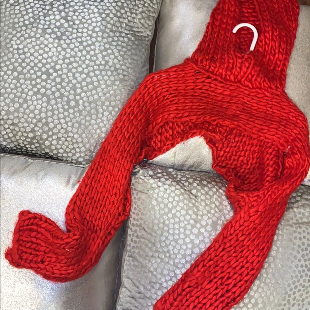 Red crop knitted sweater